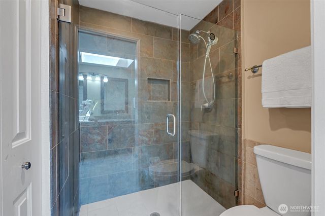 2052 NE Marina Vista Court, Poulsbo, WA 98370