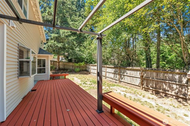 2052 NE Marina Vista Court, Poulsbo, WA 98370