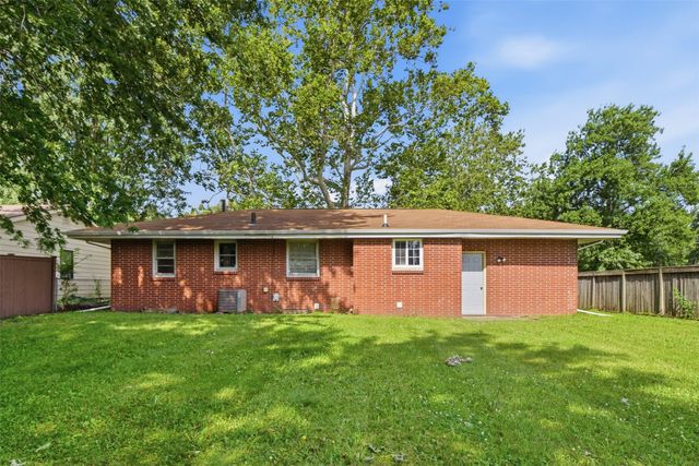 4029 64th Street, Urbandale, IA 50322