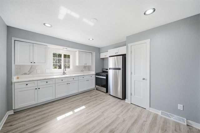 4029 64th Street, Urbandale, IA 50322