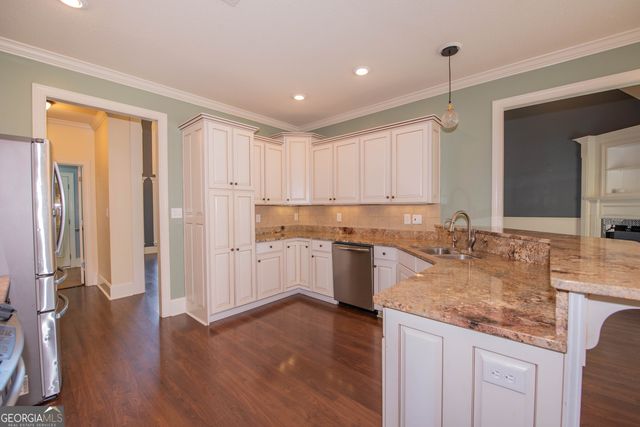 215 Highland Park Drive, Bonaire, GA 31005