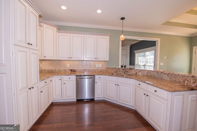 215 Highland Park Drive, Bonaire, GA 31005