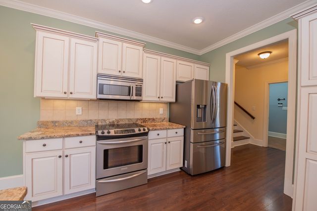 215 Highland Park Drive, Bonaire, GA 31005