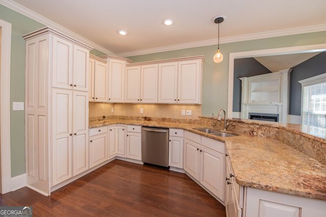 215 Highland Park Drive, Bonaire, GA 31005