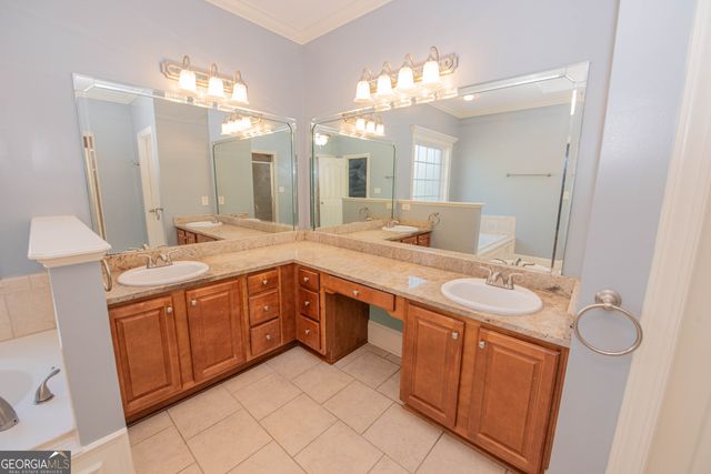 215 Highland Park Drive, Bonaire, GA 31005