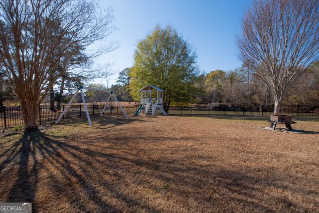 215 Highland Park Drive, Bonaire, GA 31005