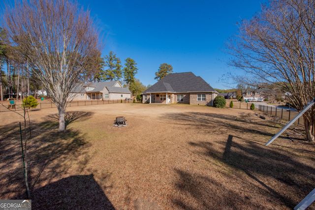 215 Highland Park Drive, Bonaire, GA 31005