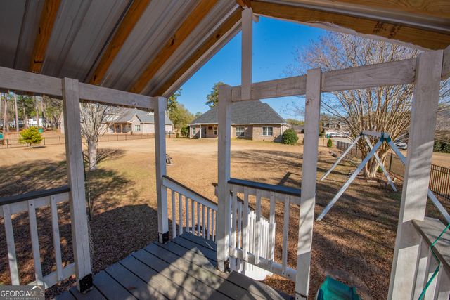 215 Highland Park Drive, Bonaire, GA 31005