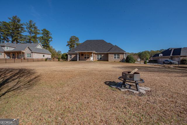 215 Highland Park Drive, Bonaire, GA 31005