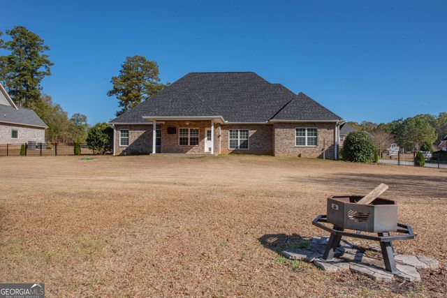 215 Highland Park Drive, Bonaire, GA 31005