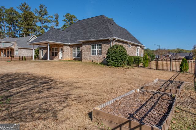 215 Highland Park Drive, Bonaire, GA 31005