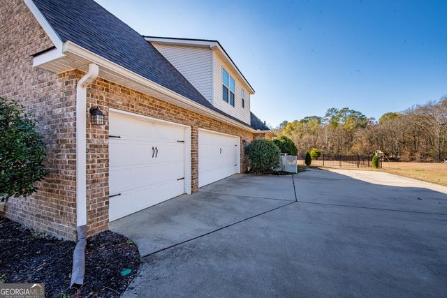 215 Highland Park Drive, Bonaire, GA 31005