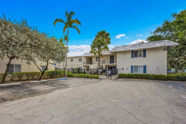 8607 SW 68th Ct 21, Pinecrest, FL 33156