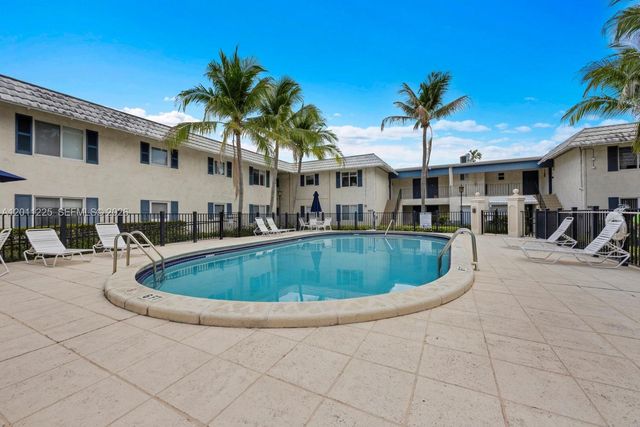 8607 SW 68th Ct 21, Pinecrest, FL 33156
