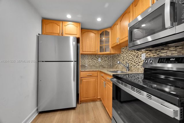 8607 SW 68th Ct 21, Pinecrest, FL 33156