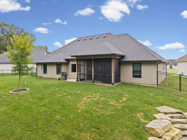 105 WALTON HEATH CT, Columbia, MO 65201
