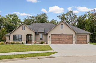 105 WALTON HEATH CT, Columbia, MO 65201