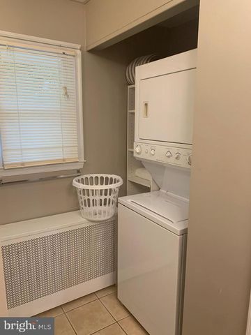 1301 BULLENS LN, Woodlyn, PA 19094