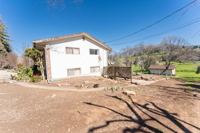 16610 Mustang Drive, Springville, CA 93265