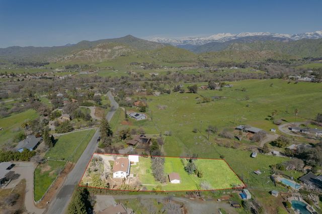 16610 Mustang Drive, Springville, CA 93265