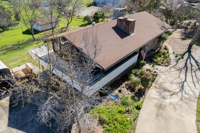 16610 Mustang Drive, Springville, CA 93265