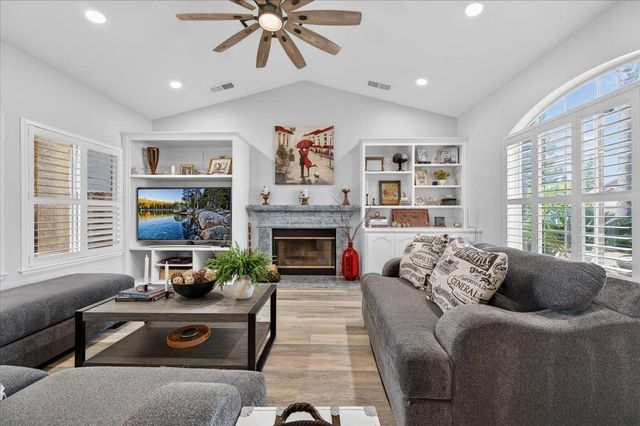 2885 E Ryan Lane, Fresno, CA 93720