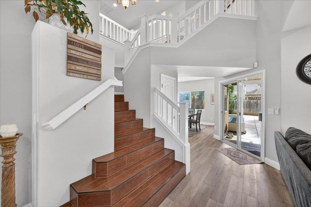 2885 E Ryan Lane, Fresno, CA 93720