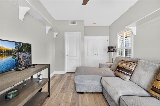 2885 E Ryan Lane, Fresno, CA 93720