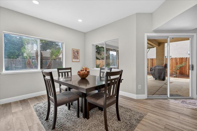 2885 E Ryan Lane, Fresno, CA 93720