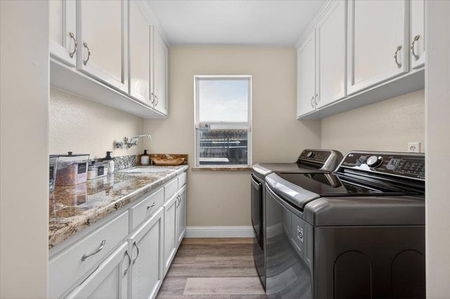 2885 E Ryan Lane, Fresno, CA 93720