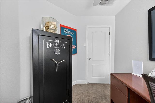 2885 E Ryan Lane, Fresno, CA 93720