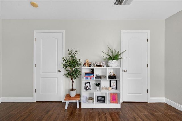 2885 E Ryan Lane, Fresno, CA 93720