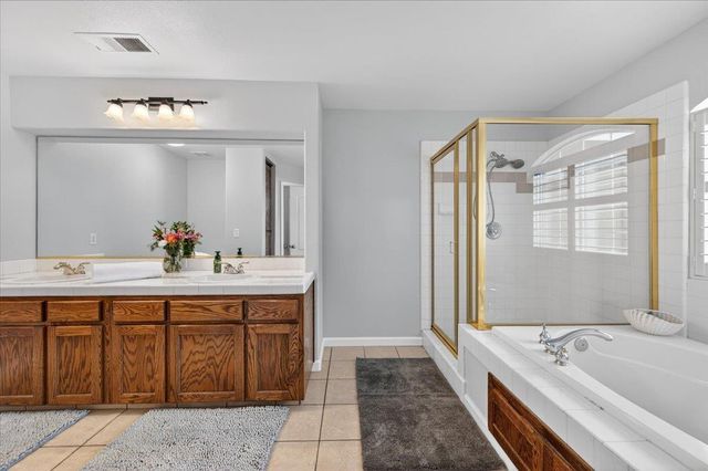 2885 E Ryan Lane, Fresno, CA 93720