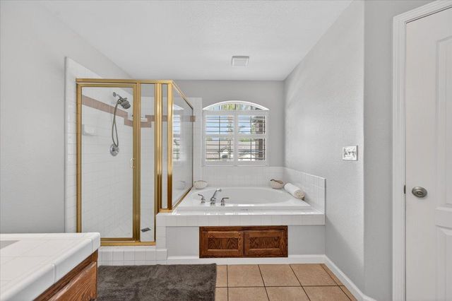 2885 E Ryan Lane, Fresno, CA 93720