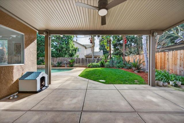 2885 E Ryan Lane, Fresno, CA 93720