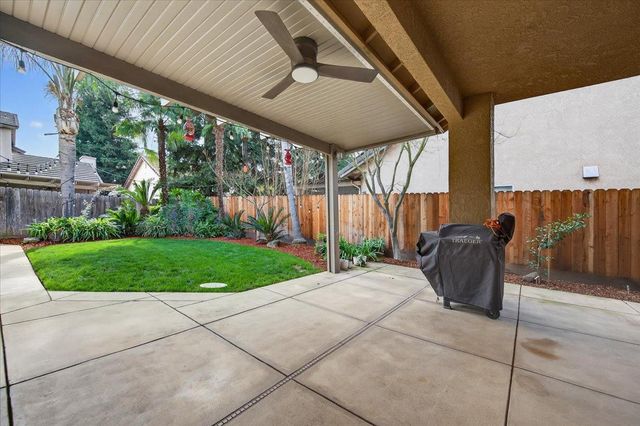 2885 E Ryan Lane, Fresno, CA 93720