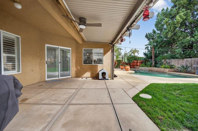 2885 E Ryan Lane, Fresno, CA 93720