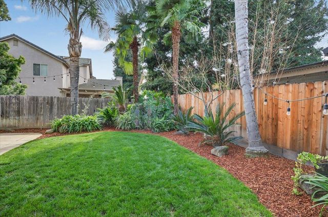 2885 E Ryan Lane, Fresno, CA 93720