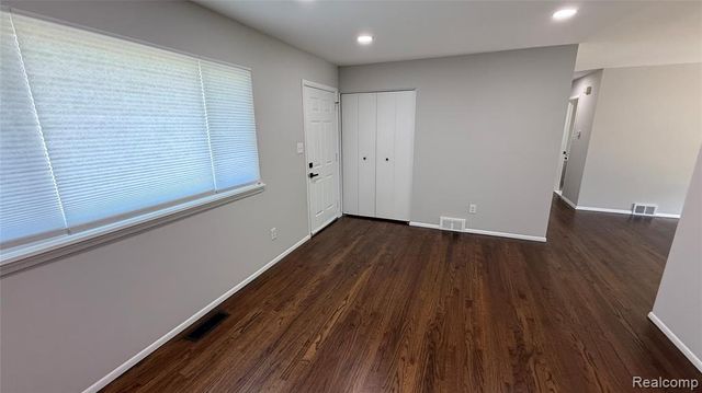 805 S Carlson Street, Westland, MI 48186