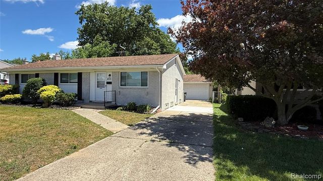 805 S Carlson Street, Westland, MI 48186