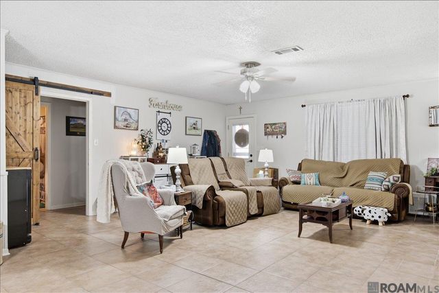 13900 Achord Ln, Walker, LA 70785