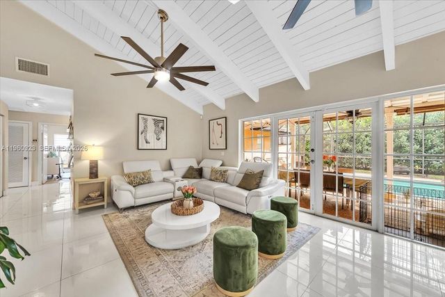 311 NW 101st Ter, Coral Springs, FL 33071