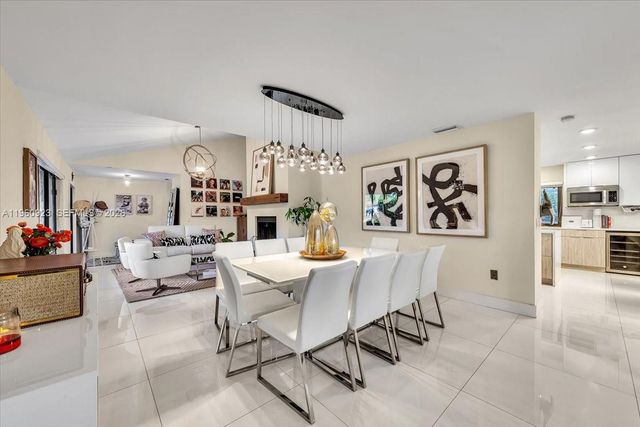 311 NW 101st Ter, Coral Springs, FL 33071