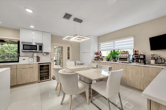 311 NW 101st Ter, Coral Springs, FL 33071