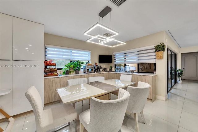 311 NW 101st Ter, Coral Springs, FL 33071