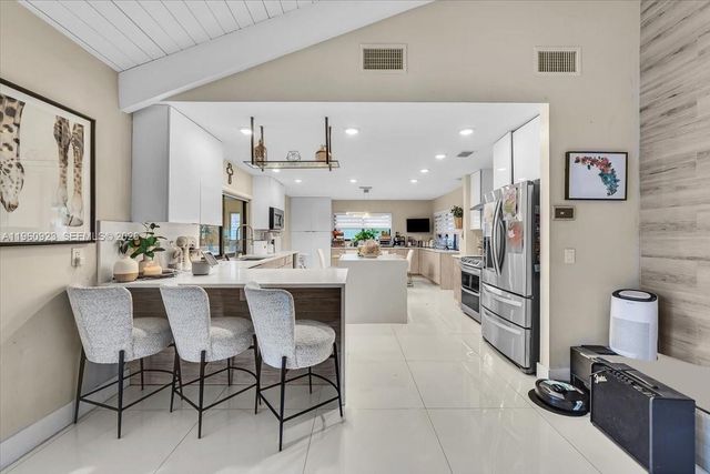 311 NW 101st Ter, Coral Springs, FL 33071