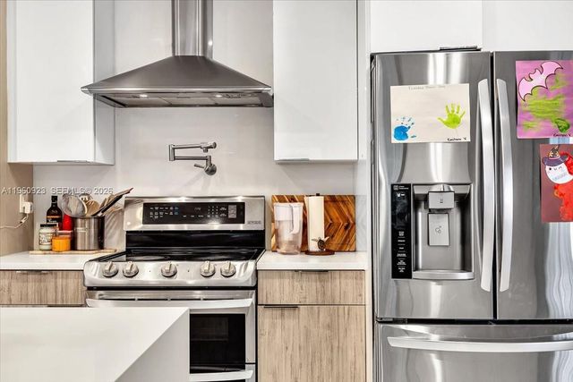 311 NW 101st Ter, Coral Springs, FL 33071