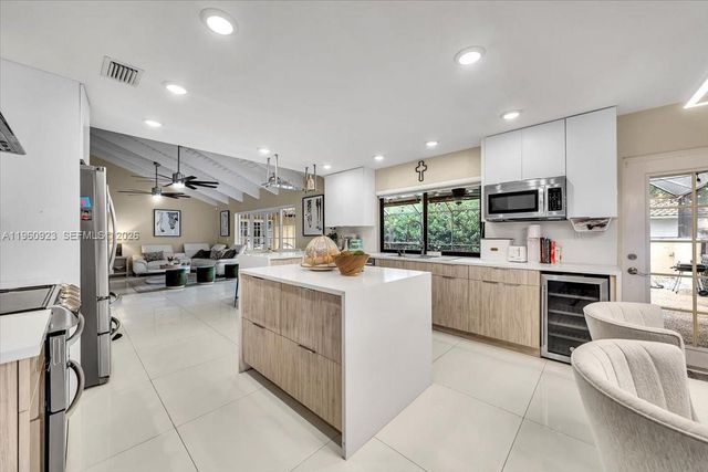 311 NW 101st Ter, Coral Springs, FL 33071