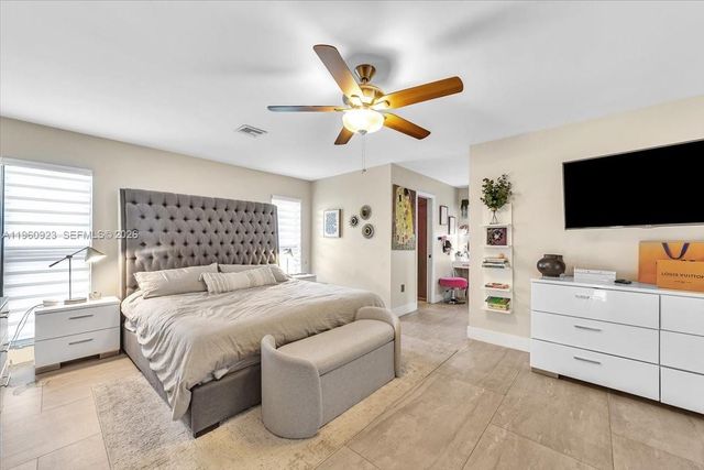 311 NW 101st Ter, Coral Springs, FL 33071