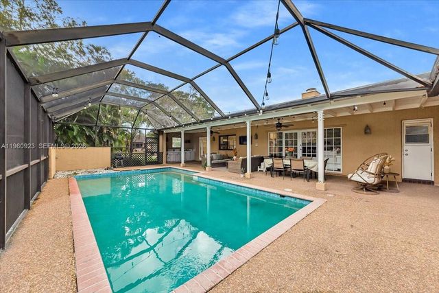 311 NW 101st Ter, Coral Springs, FL 33071